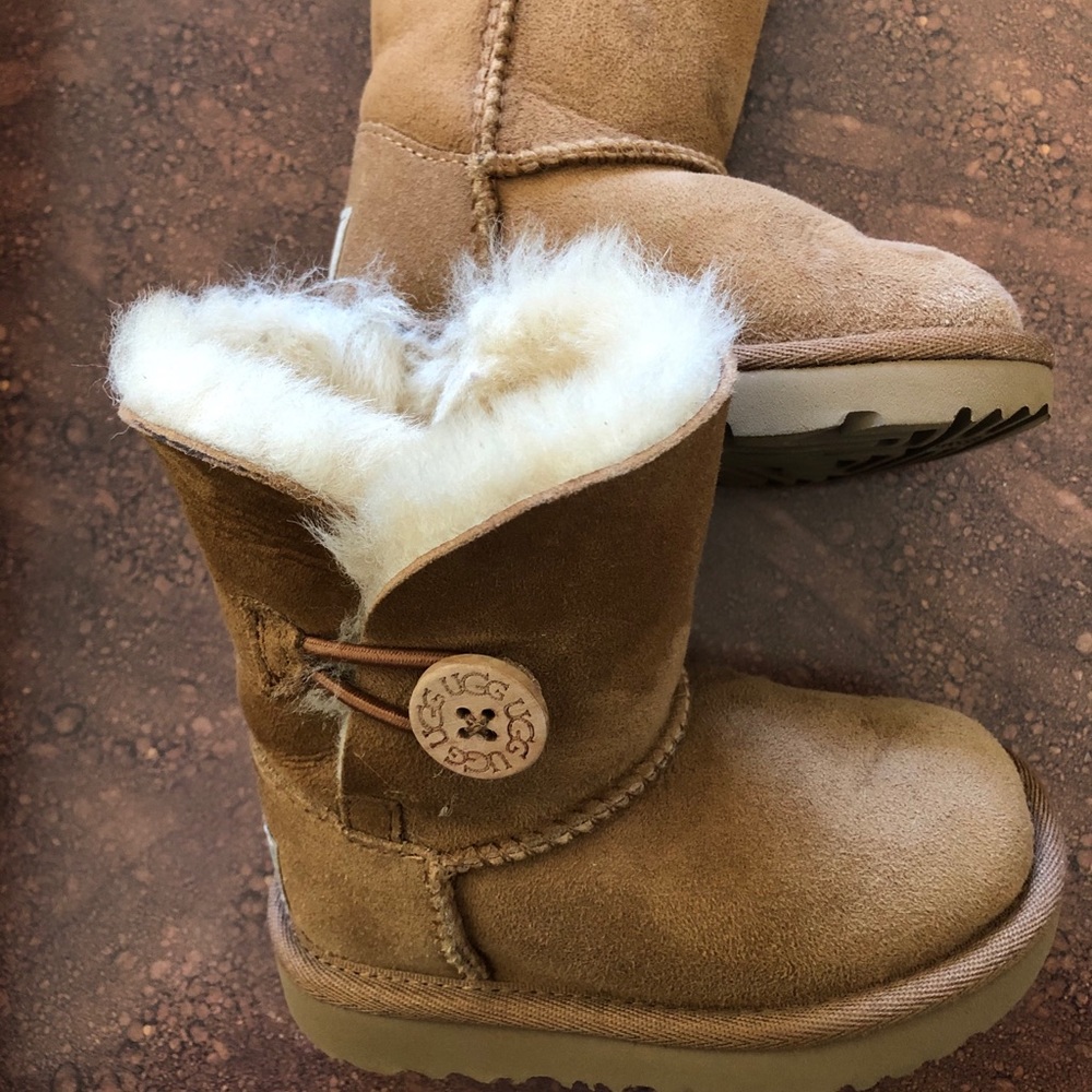 UGG Bailey Button II Toddler Boot (Girls)